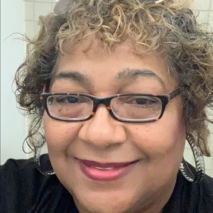 Meet your Posher, Deborah